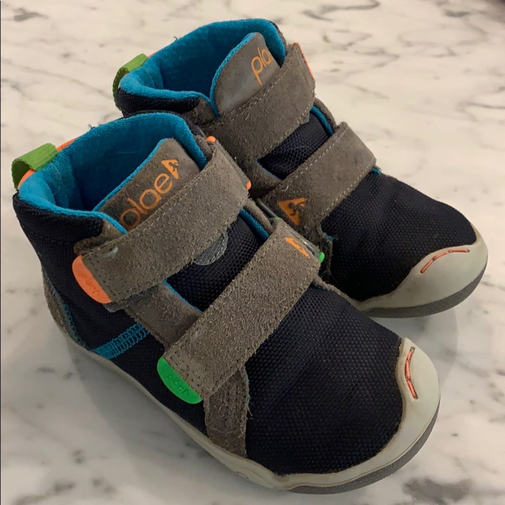 PLAE toddler boys Max suede high-tops, size 8.